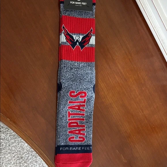 FREE with Bundle! For Bare Feet Men's Red and Gray Casual Socks - Picture 3 of 6